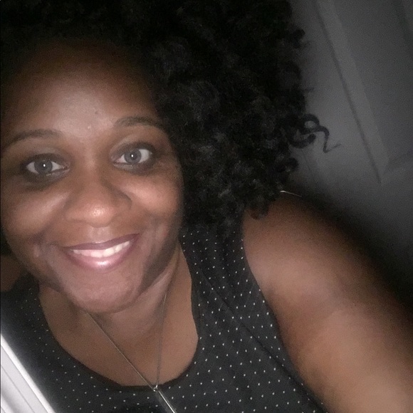 Meet your Posher, April - Picture 1 of 1